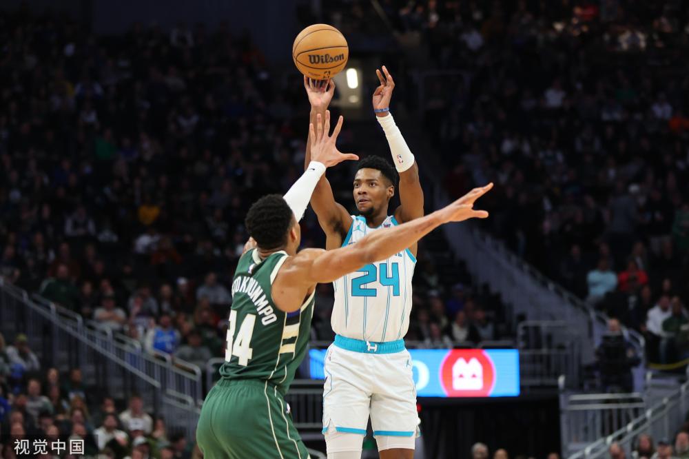 年轻球员为 年轻球员为